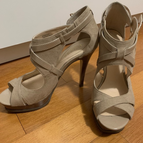 Shoes - Picture 1 of 3